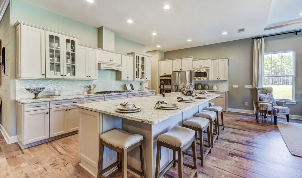 Kitchen with breakfast bar island