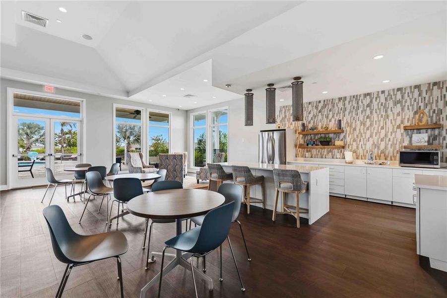 Community amenities in , Port Charlotte (Image 49).