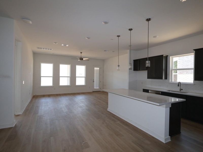 Spacious, unfurnished interior of a new home in Edgewood, Leander (Image 37).