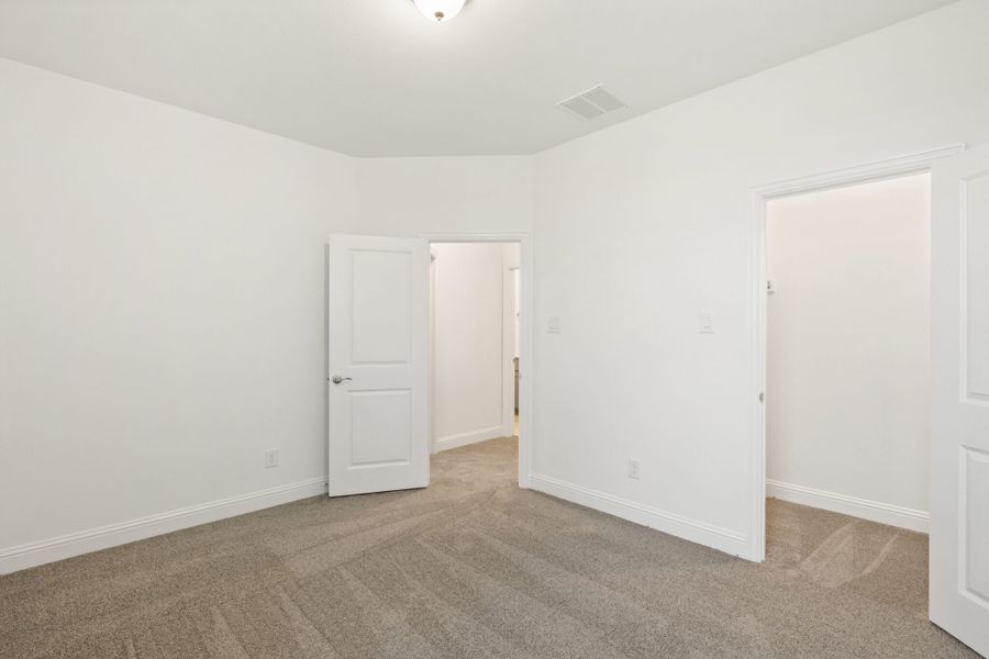 Spacious, unfurnished interior of a new home in Lake Breeze, Lavon (Image 46). Spacious, unfurnished interior of a new home in Lake Breeze, Lavon (Image 46).