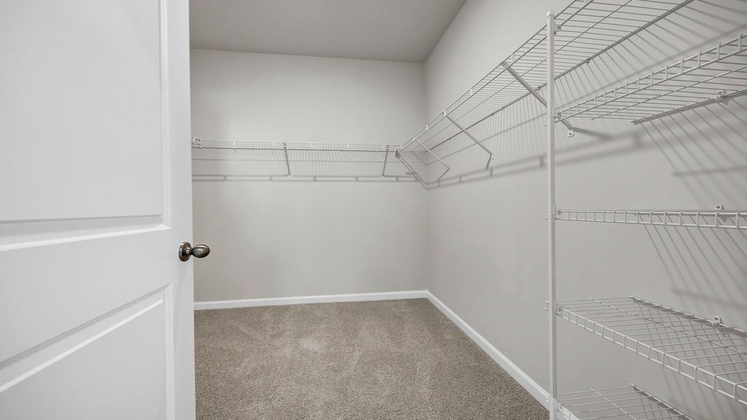 Spacious, unfurnished interior of a new home in Sease's Pond, Gilbert (Image 21).