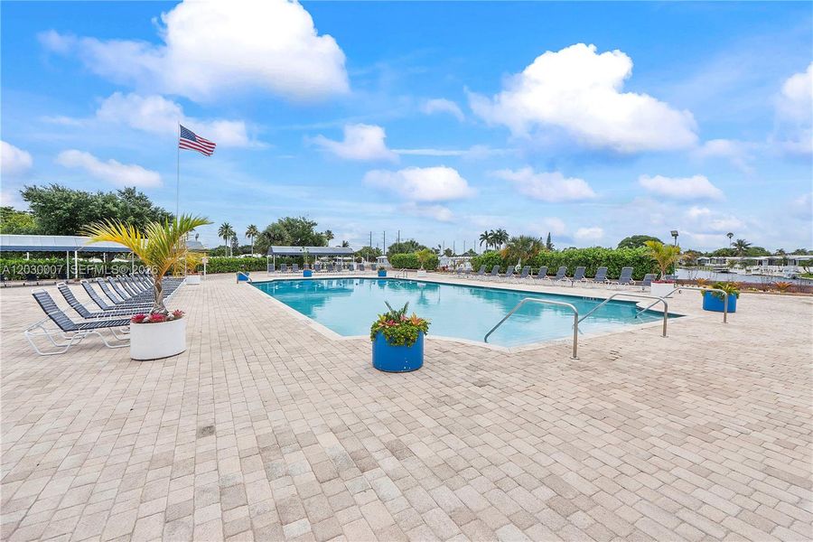 Community amenities in , Dania Beach (Image 38).