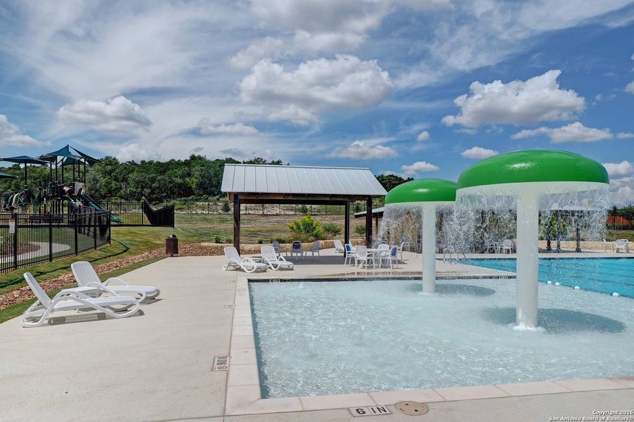 Community amenities in Ladera 45', San Antonio (Image 27).