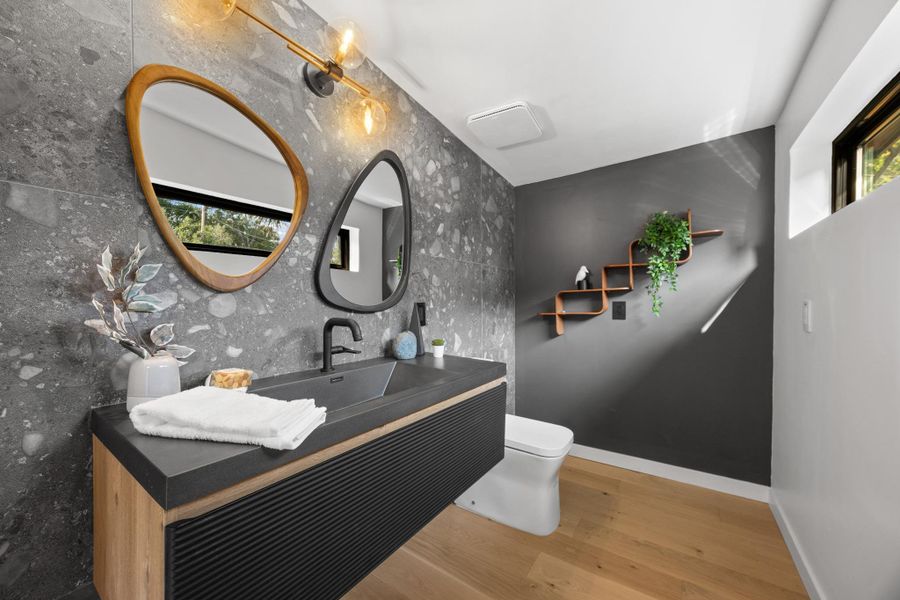 Powder room Powder room