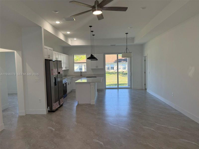 Spacious, unfurnished interior of a new home in , Lehigh Acres (Image 16).