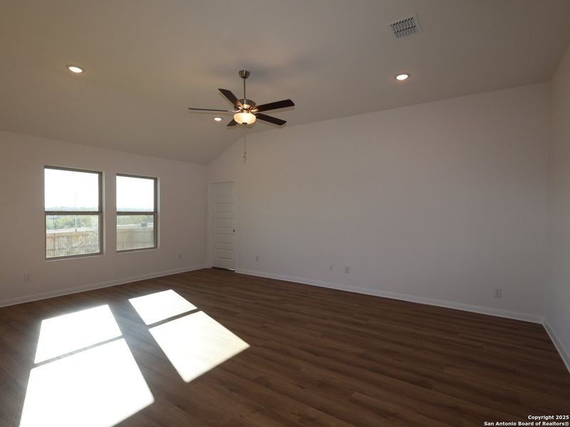 Spacious, unfurnished interior of a new home in Paloma Park, Converse (Image 26). Spacious, unfurnished interior of a new home in Paloma Park, Converse (Image 26).