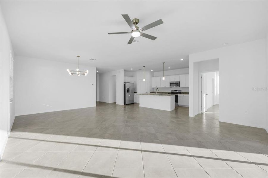 Spacious, unfurnished interior of a new home in Hampton Lakes at River Hall, Alva (Image 15).