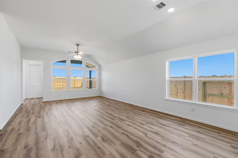 Spacious, unfurnished interior of a new home in Wildrye, Waller (Image 18).