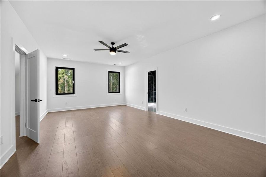 Spacious, unfurnished interior of a new home in , Auburn (Image 36).