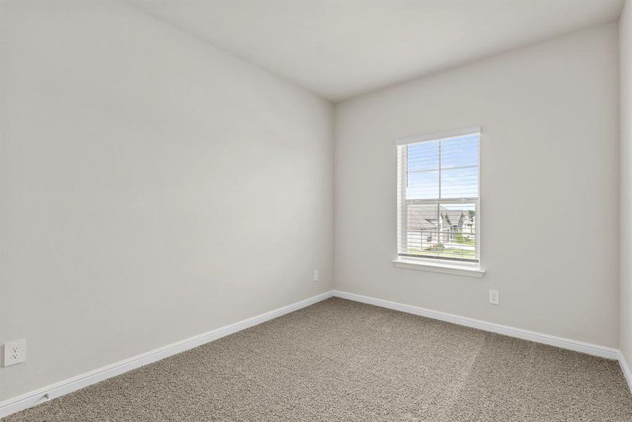 Spacious, unfurnished interior of a new home in Saratoga, Granbury (Image 18).