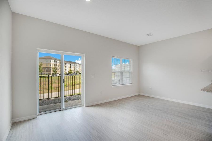 Spacious, unfurnished interior of a new home in , Kissimmee (Image 24).