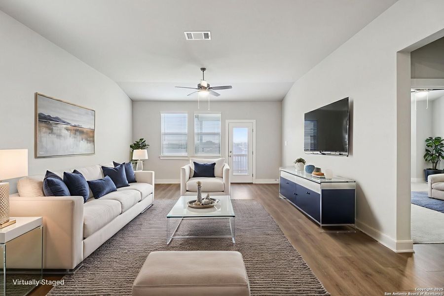 Furnished interior view inside a new home in Thomas Pond, San Antonio (Image 6). Furnished interior view inside a new home in Thomas Pond, San Antonio (Image 6).