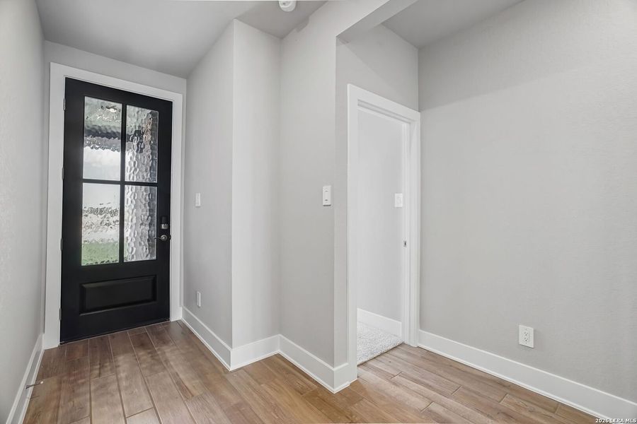 Spacious, unfurnished interior of a new home in Carmel Ranch, Schertz (Image 17). Spacious, unfurnished interior of a new home in Carmel Ranch, Schertz (Image 17).