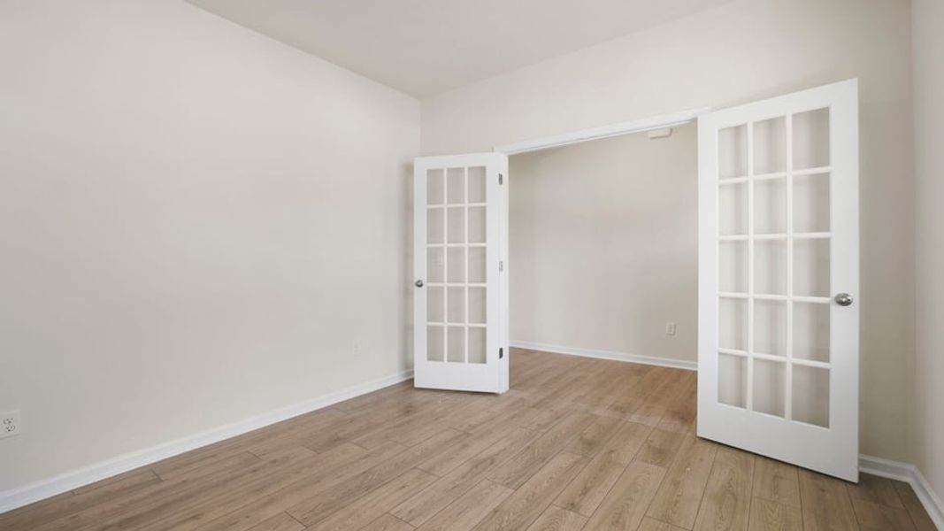 Spacious, unfurnished interior of a new home in Palmetto Valley, Anderson (Image 18).