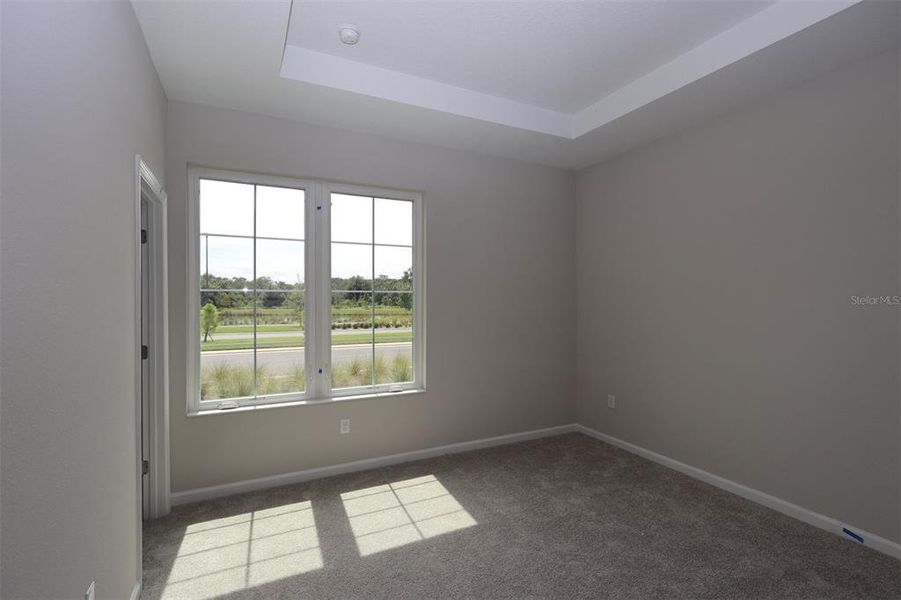 Spacious, unfurnished interior of a new home in Center Lake on the Park, St. Cloud (Image 17).