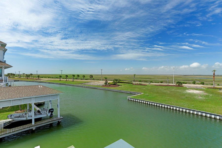 Ask listing agent about the open canal views maintained by the POA. Ask listing agent about the open canal views maintained by the POA.