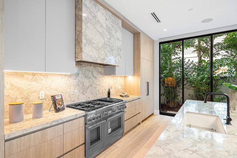 008-810AndrewsAvenue-DelrayBeach-FL-3348