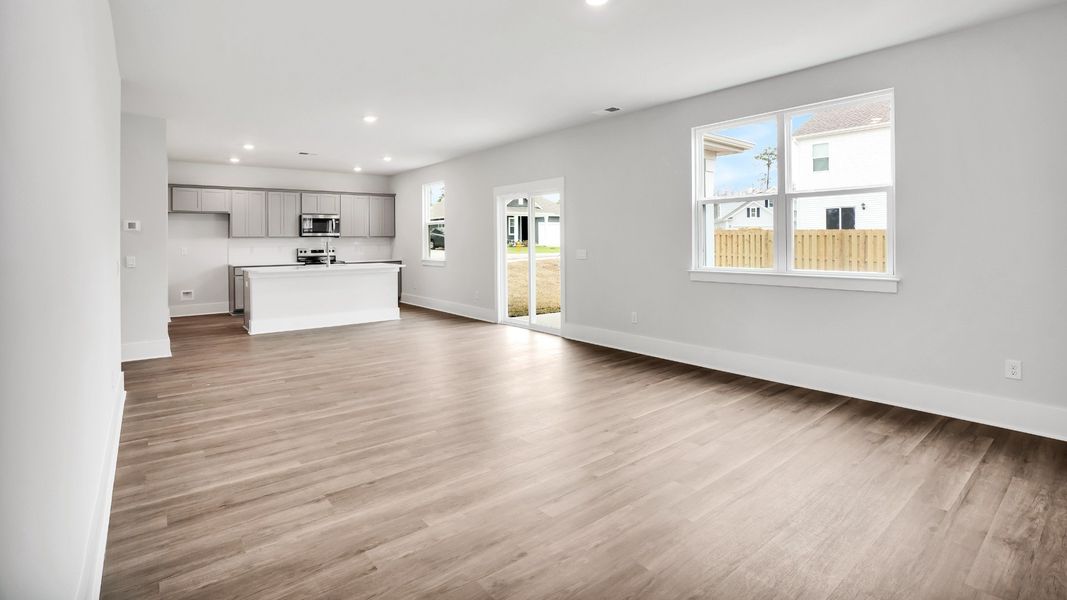 Spacious, unfurnished interior of a new home in Bella Point, Bolivia (Image 22).