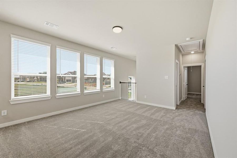 Spacious, unfurnished interior of a new home in Bel Air Village: 40ft. lots, Sherman (Image 17).