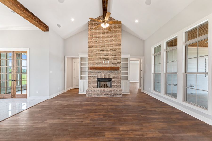 Representative unfurnished interior of a home built from the The Lafitte by Manuel Builders in Chapel Bend, Montgomery (Image 28).