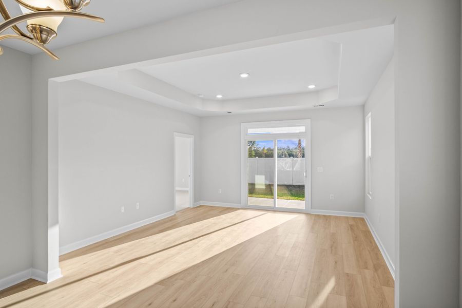 Spacious, unfurnished interior of a new home in Coastal Club of the Carolinas, Calabash (Image 12).
