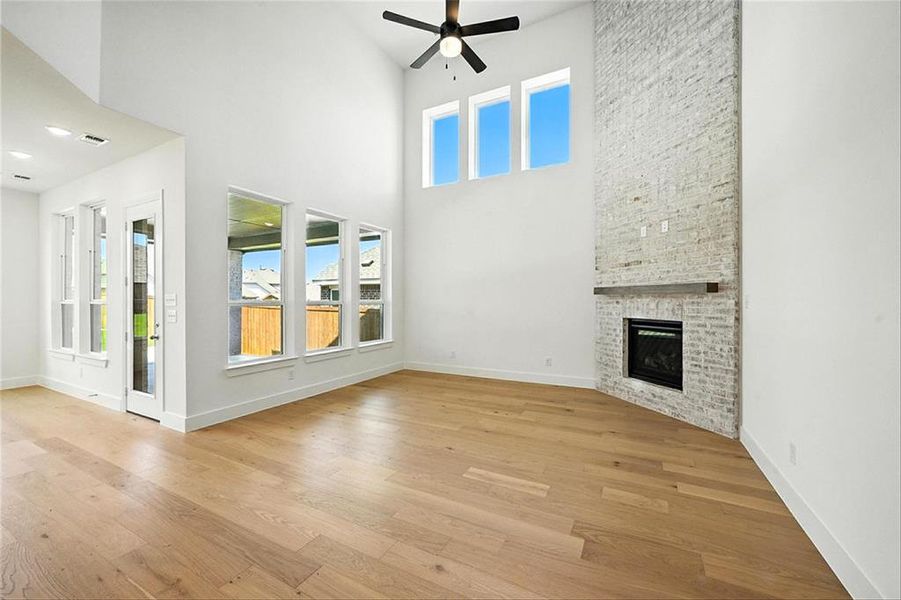 526RedBarnMIDLB011 526RedBarnMIDLB011