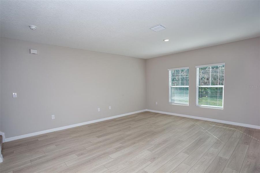 Spacious, unfurnished interior of a new home in Davis Landing, Wimauma (Image 19).