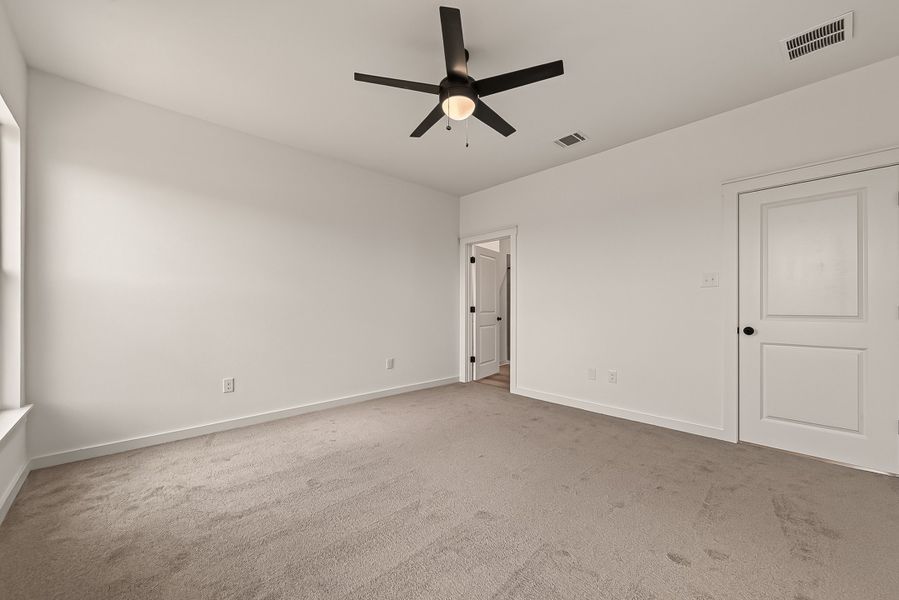 Spacious, unfurnished interior of a new home in Aldeana, Bonney (Image 28).