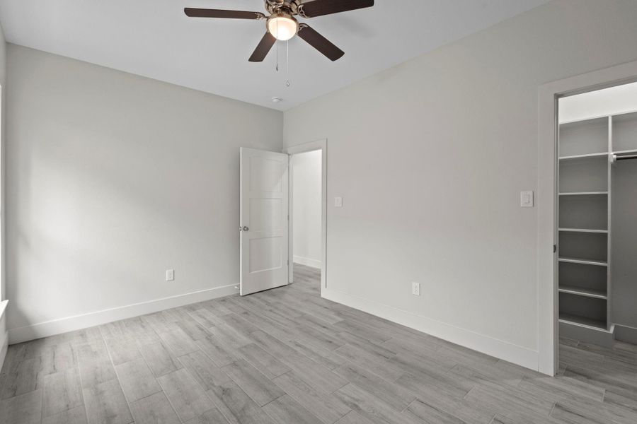Spacious, unfurnished interior of a new home in , Nederland (Image 26).