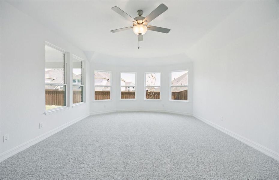 Owner's suite with optional bay window *model representation