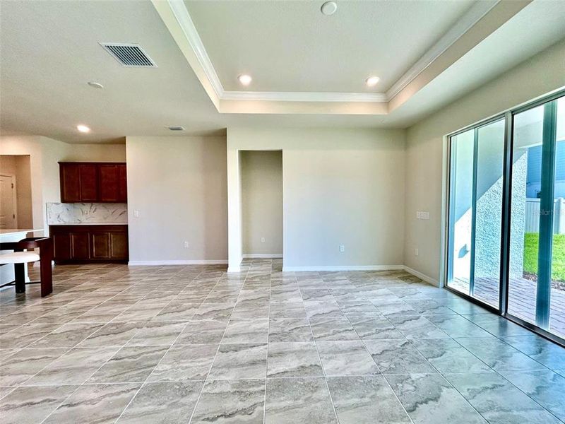 Spacious, unfurnished interior of a new home in , Orlando (Image 7).