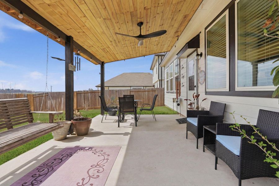 Exterior details and patio area of a home in Hunter's Creek, Huntsville (Image 21).
