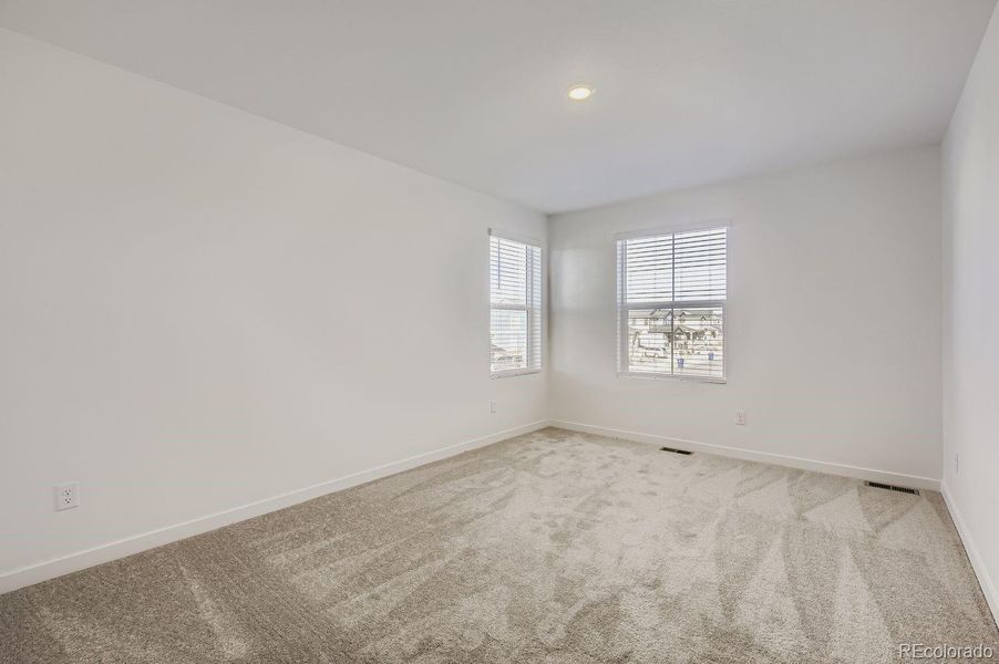 Spacious, unfurnished interior of a new home in Ledge Rock: The Camden Collection, Johnstown (Image 12).