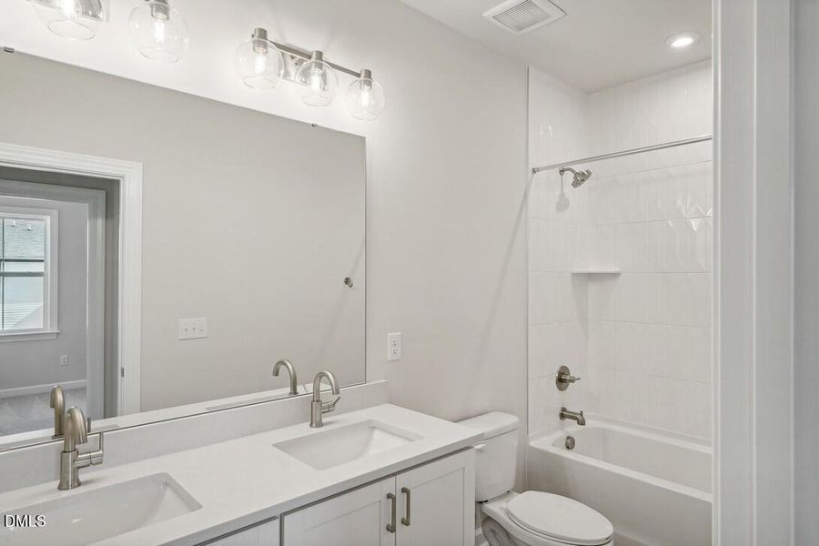 Elm Park 12_Bathroom 2_11.7.24_webready Elm Park 12_Bathroom 2_11.7.24_webready