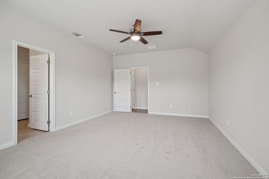Spacious, unfurnished interior of a new home in Royal Crest, San Antonio (Image 39). Spacious, unfurnished interior of a new home in Royal Crest, San Antonio (Image 39).