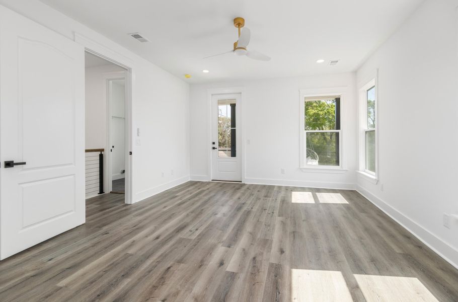 Spacious, unfurnished interior of a new home in , North Charleston (Image 21).