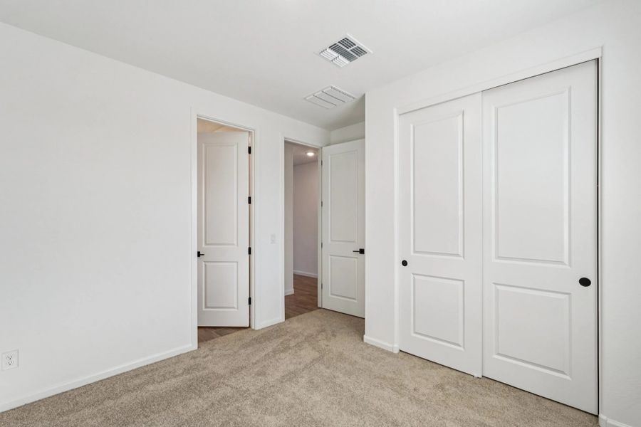 Representative images and renderings are for illustrative purposes. Actual structural options and design finishes of home may vary.