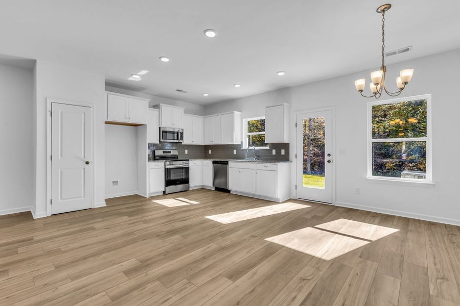 Image 14 of a home in Ironhorse.