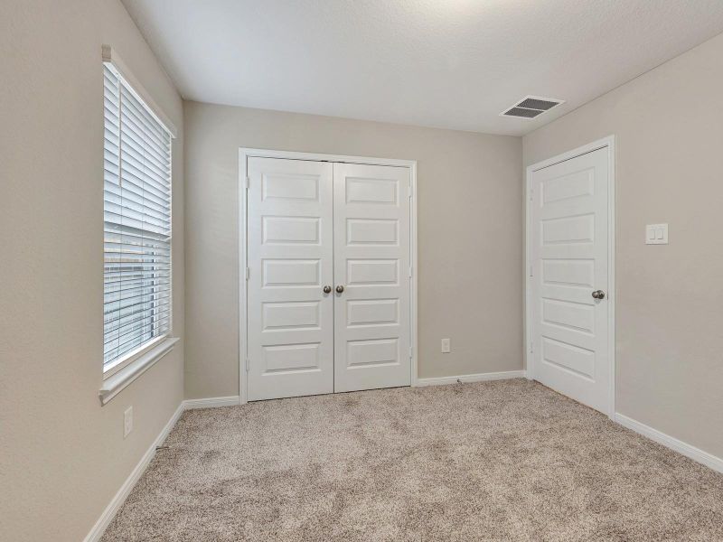 Spacious, unfurnished interior of a new home in , Conroe (Image 18).