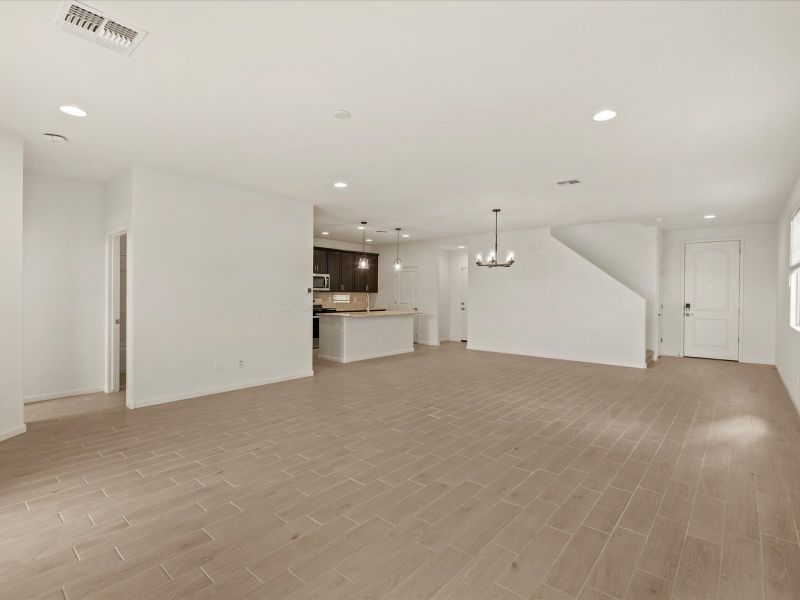 Spacious, unfurnished interior of a new home in Hanson Ridge, Vail (Image 10).