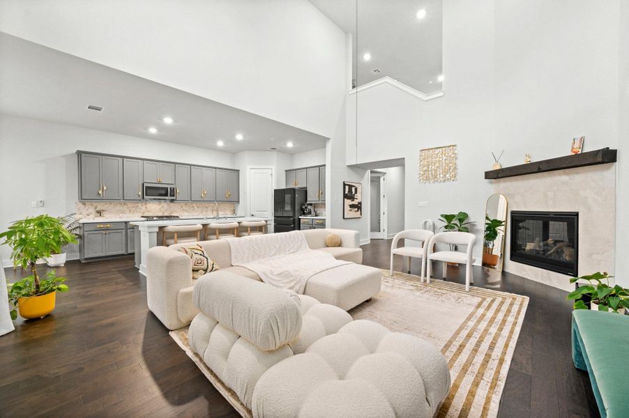 Furnished interior view inside a new home in Bluffview 50s, Leander (Image 24). Furnished interior view inside a new home in Bluffview 50s, Leander (Image 24).