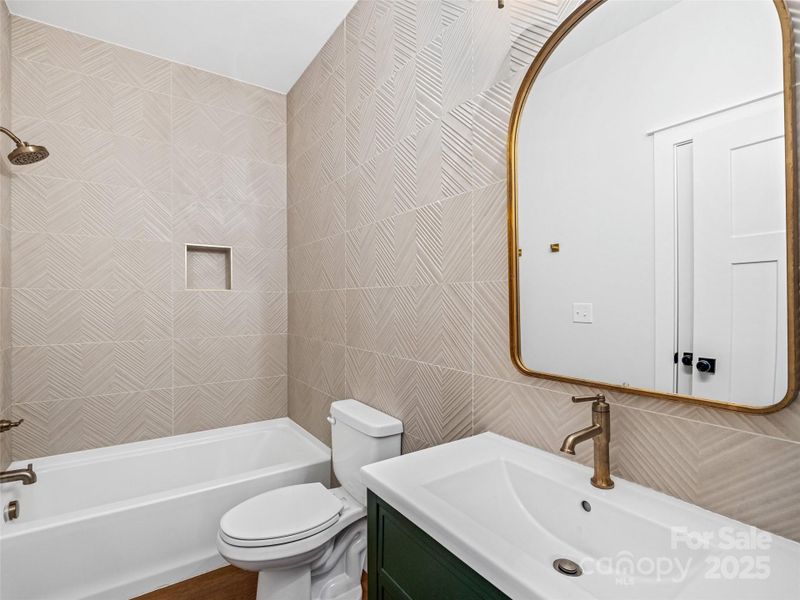 Lower level shared bathroom Lower level shared bathroom