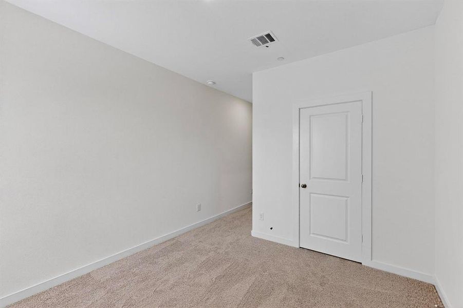 Spacious, unfurnished interior of a new home in Solterra Texas, Mesquite (Image 23).