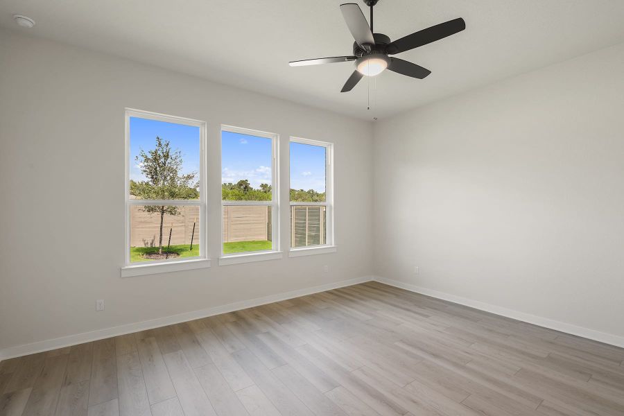 Spacious, unfurnished interior of a new home in Wolf Ranch, Georgetown (Image 34).