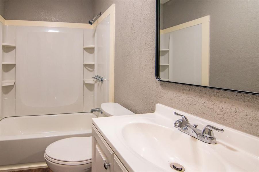 Close-up of interior finishes inside a home in , Sweetwater (Image 5).