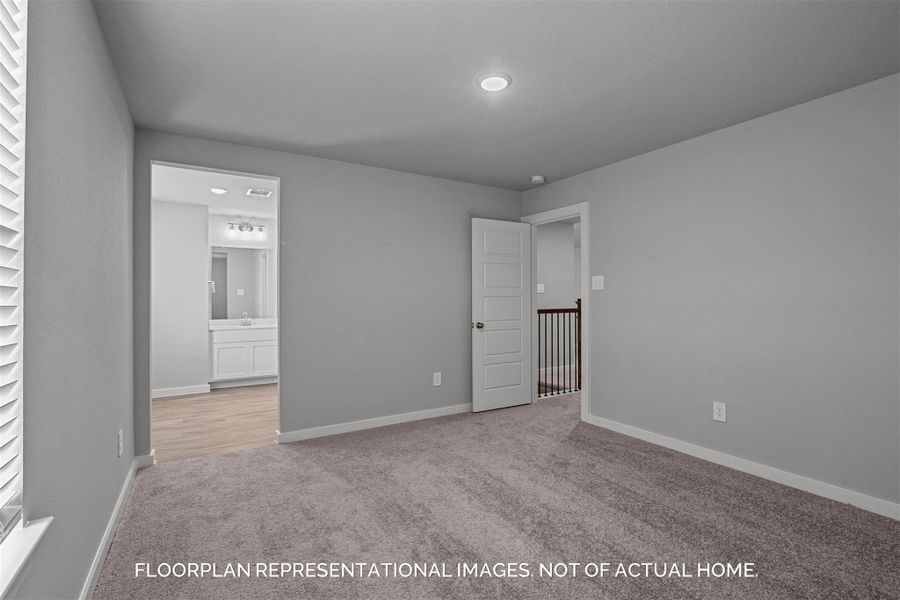 Spacious, unfurnished interior of a new home in Miller's Pond, Rosenberg (Image 21).