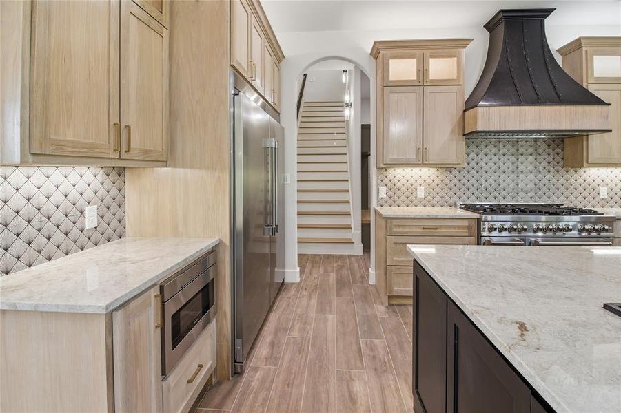 Furnished interior view inside a new home in , Mansfield (Image 7).