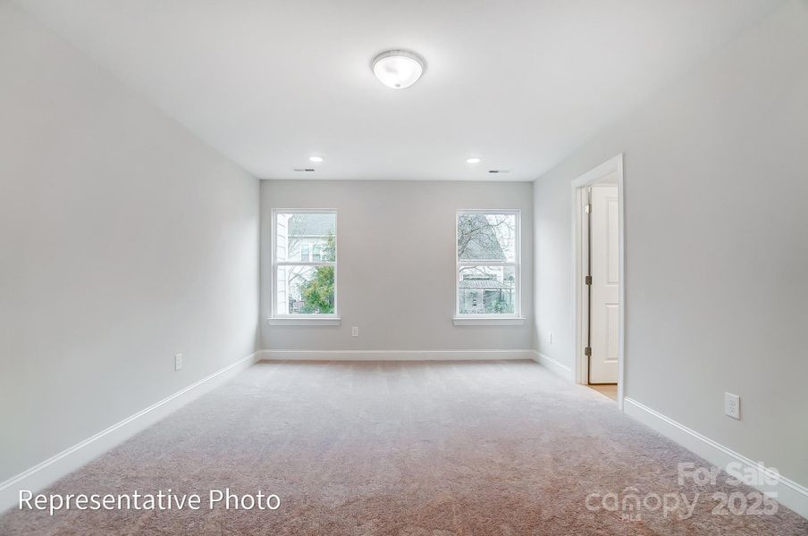 Spacious, unfurnished interior of a new home in Harrisburg Village, Harrisburg (Image 24).