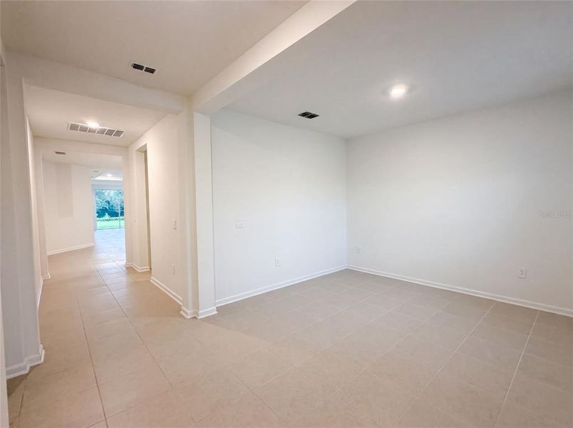 Spacious, unfurnished interior of a new home in Meadow Pointe, Groveland (Image 20).