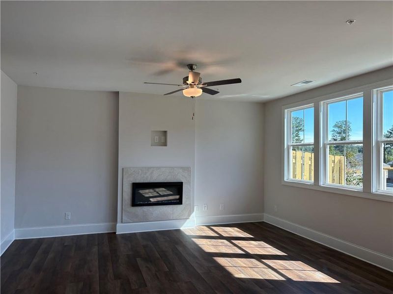 Spacious, unfurnished interior of a new home in , Marietta (Image 4).